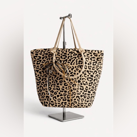 Handbags - NWOT Leopard Print Canvas Tote Bag - Beige/Black